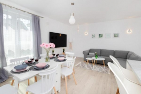 Garnizon Apartment for 6 Guests with Parking & Balcony by Noclegi Renters